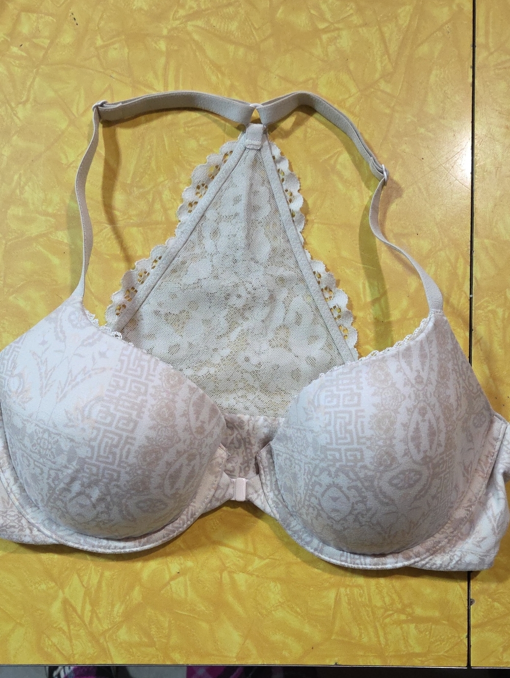 #11 Victoria's Secret Cream-Patterned Lace Racerback Padded Bra 34C